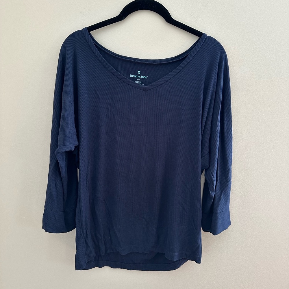 Tommy John Navy V-Neck Luxe Rib 3/4 Sleeve Knit Top